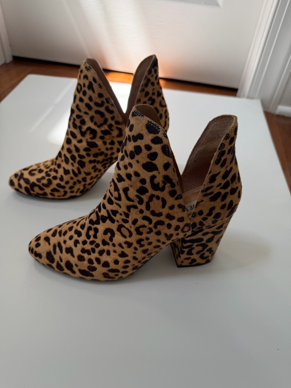 Steve Madden Leopard Print V-Cut Ankle Booties - Tan/Black